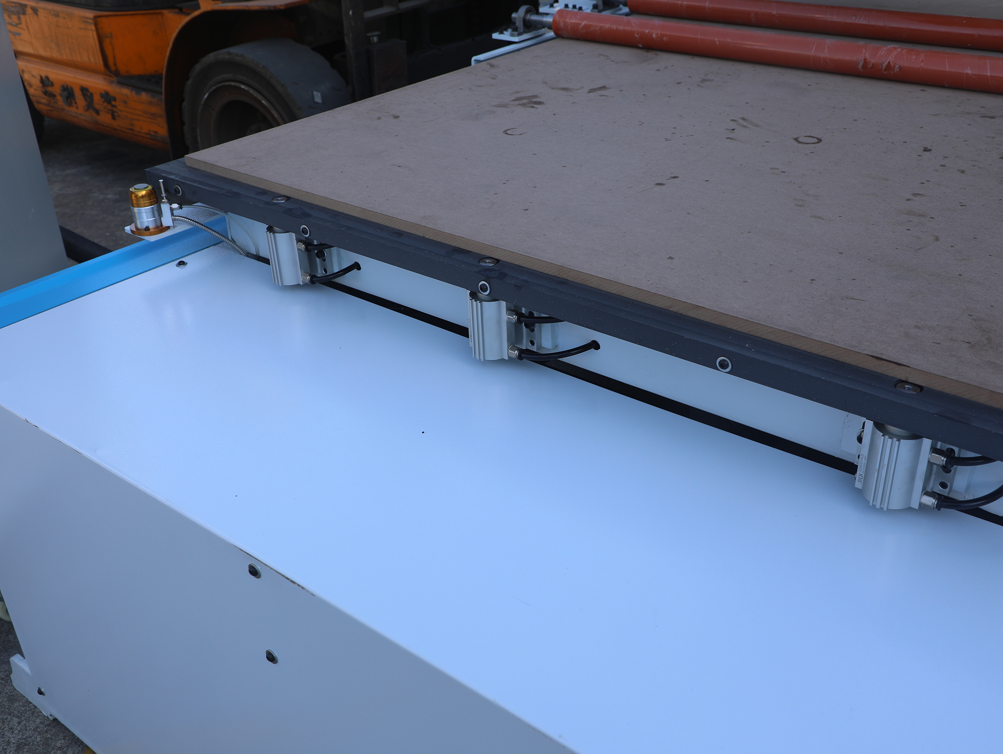 Positioning cylinder