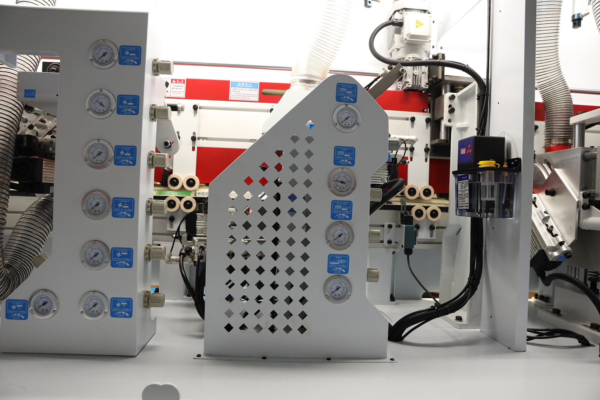 Economic Automatic Edge Banding machine SV-568-PUR For Aluminum Honeycomb Panel Automatic With Good Quality - Image 7