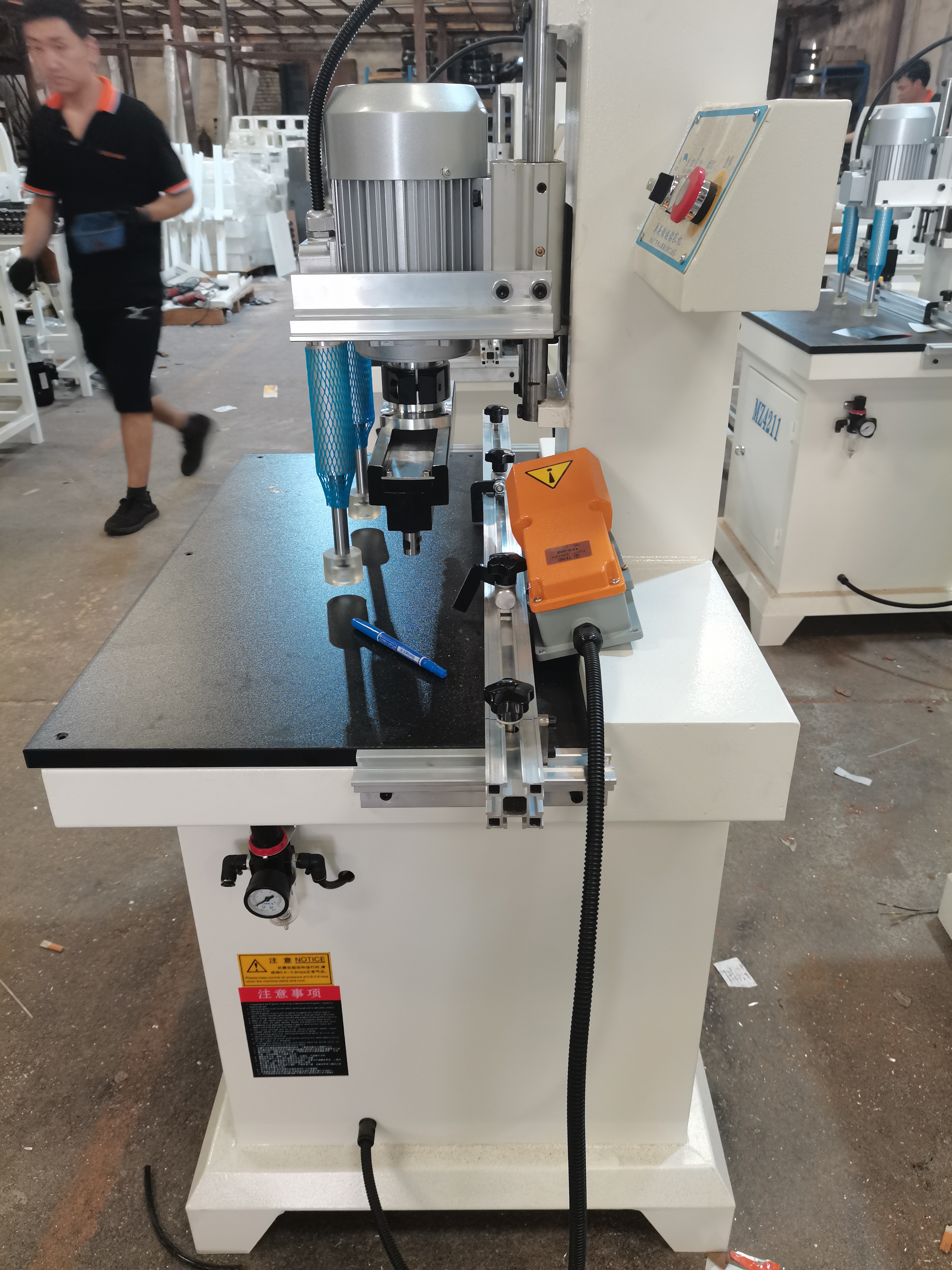 single head hinge drilling machine (3)